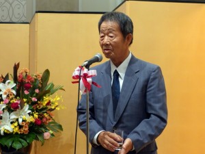 乾杯の発声は岡田相談役